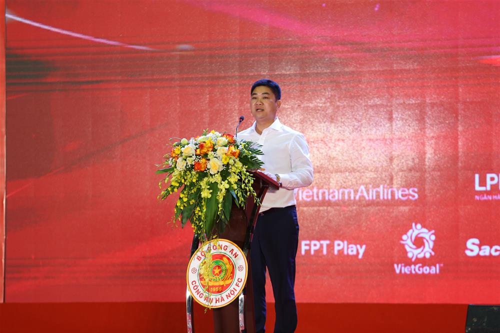 Đại tá Dương Đức Hải, Phó Giám đốc Công an TP Hà Nội, Chủ tịch Câu lạc bộ Công an Hà Nội phát biểu tại buổi Lễ.