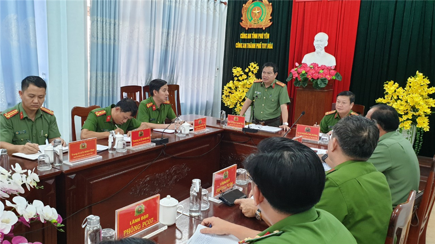 Đại tá Phan Thanh Tám-Giám đốc Công an tỉnh phát biểu chỉ đạo tại Buổi kiểm tra.