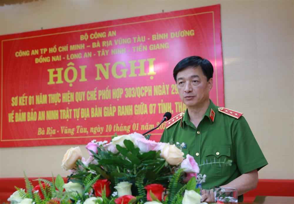 Thứ trưởng Nguyễn Duy Ngọc phát biểu chỉ đạo Hội nghị.