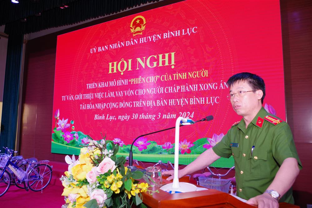 Đại tá Nguyễn Văn Long - Phó Cục trưởng Cục Cảnh sát quản lý tạm giữ, tạm giam và thi hành án hình sự tại cộng đồng, Bộ Công an phát biểu chỉ đạo tại Hội nghị.