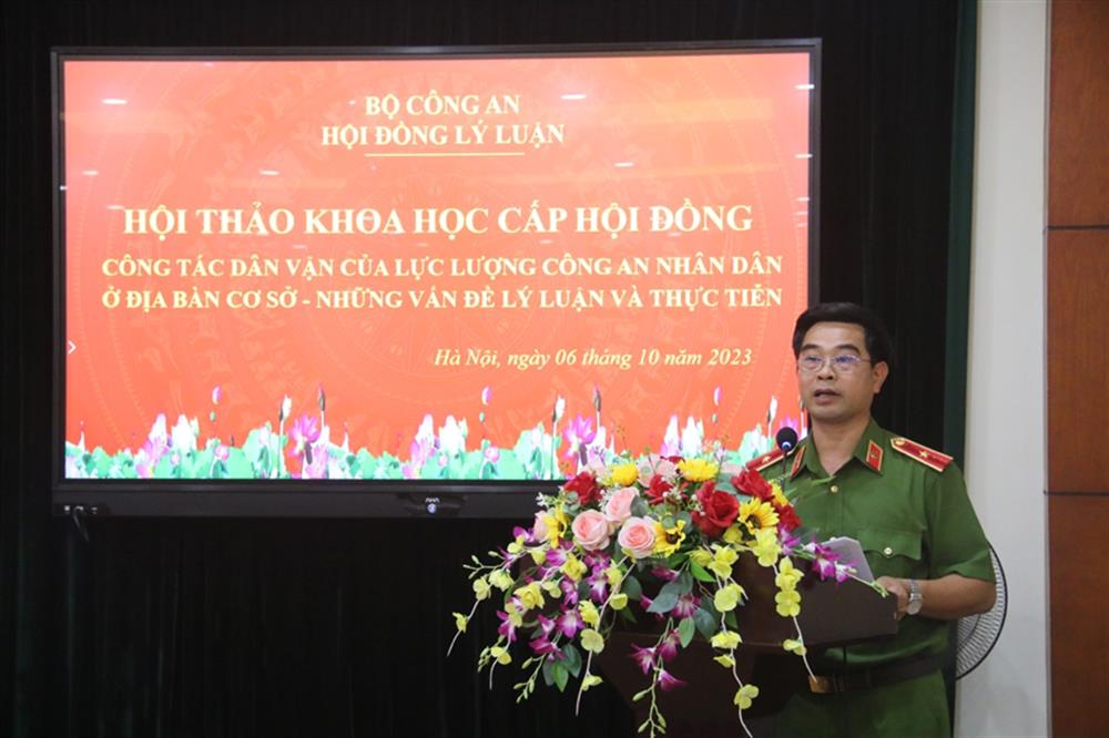 Thiếu tướng, PGS.TS Lê Hoài Nam, Hiệu trưởng Trường Cao đẳng CSND I, Trưởng Ban tổ chức phát biểu tại hội thảo.