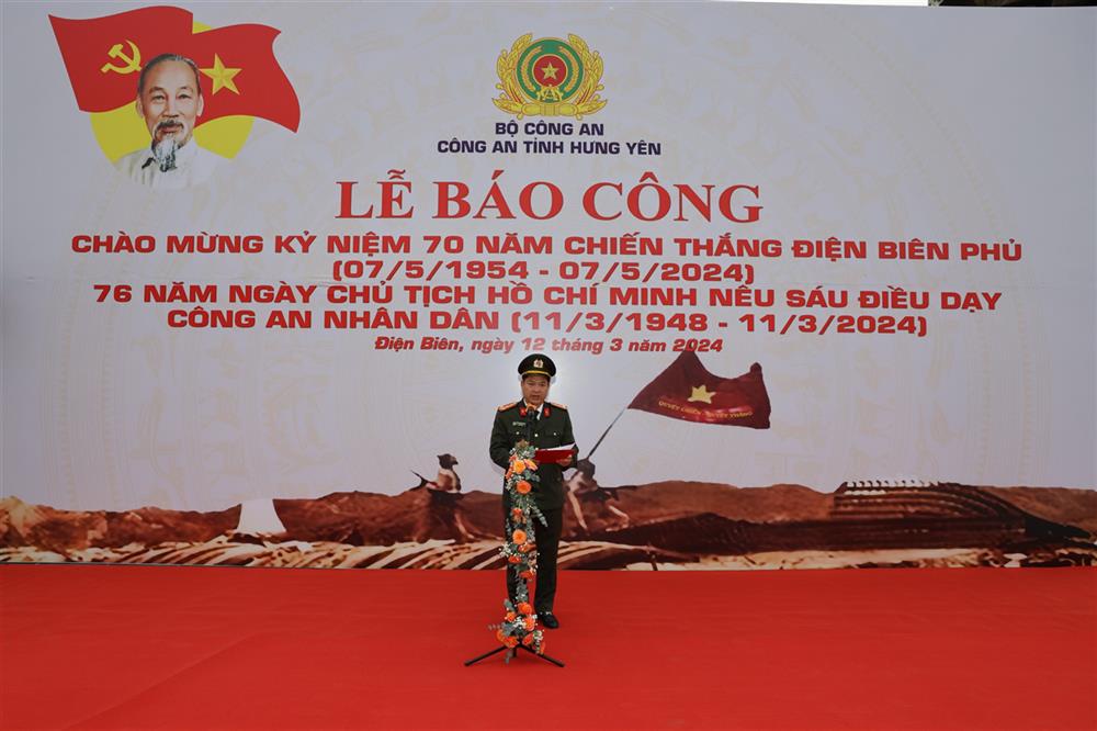 Giám đốc Công an tỉnh Nguyễn Thanh Trường báo công tại buổi Lễ.