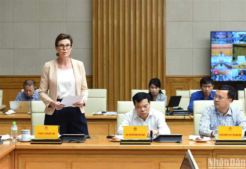 Trưởng đại diện Tổ chức Y tế thế giới (WHO) tại Việt Nam - bà Angela Pratt phát biểu.
