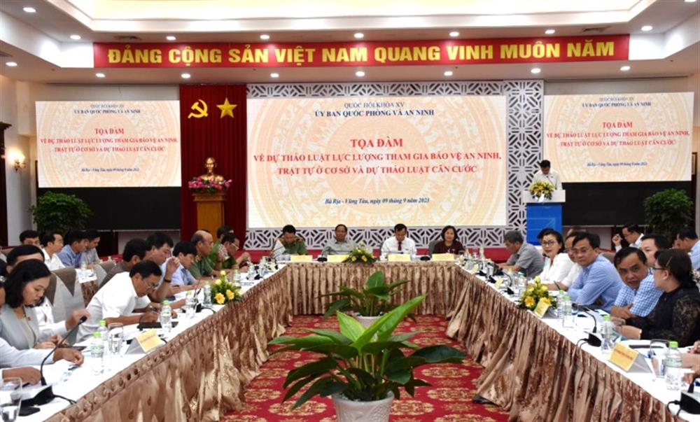 Quang cảnh buổi tọa đàm.