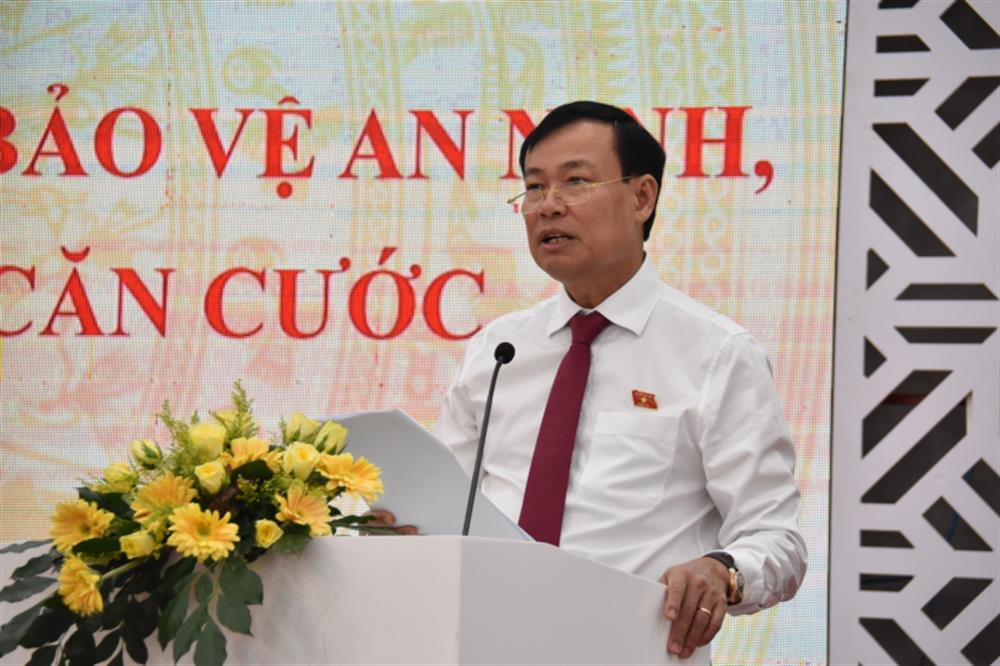 Chủ nhiệm Ủy ban Quốc phòng và An ninh của Quốc hội Lê Tấn Tới phát biểu kết thúc tọa đàm.