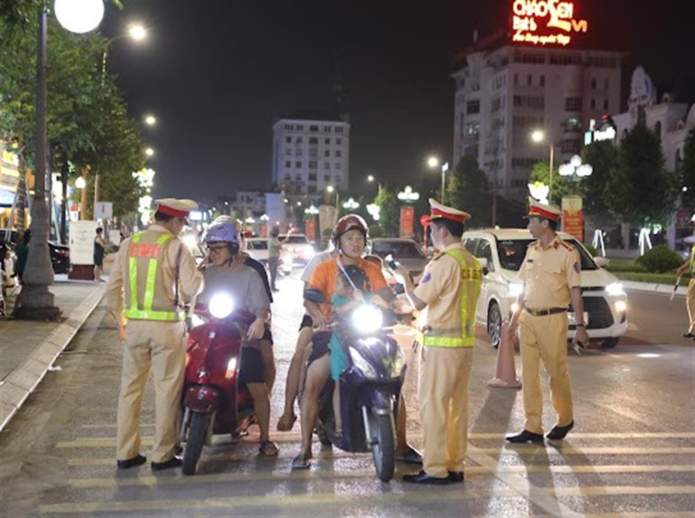Lực lượng Công an tiếp tục kiểm soát, xử lý nghiêm vi phạm nồng độ cồn.
