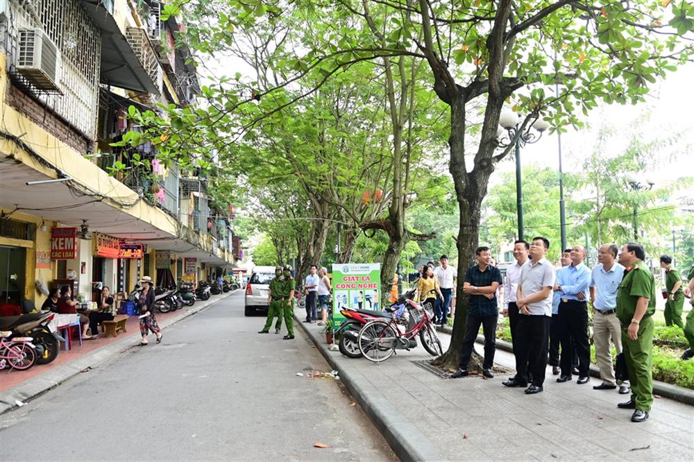 Kiểm tra tập thể phường Quán Toan, quận Hồng Bàng.
