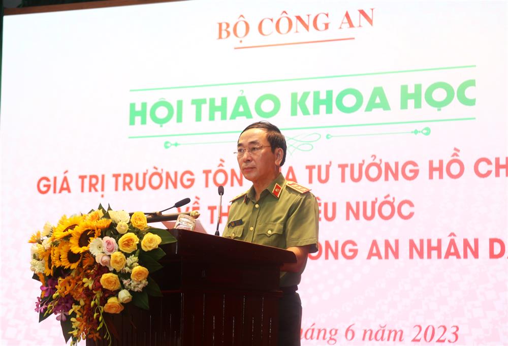 Thứ trưởng Trần Quốc Tỏ phát biểu khai mạc Hội thảo.