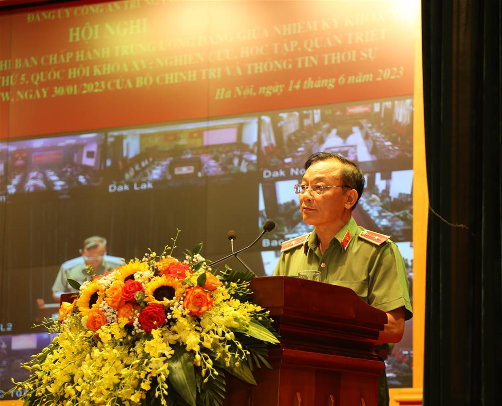 Thiếu tướng Đặng Ngọc Bách, Phó Cục trưởng Cục Công tác đảng và công tác chính trị quán triệt Nghị quyết số 36-NQ/TW, ngày 30/1/2023 của Bộ Chính trị.