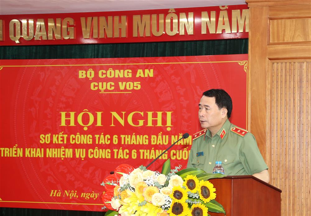 Thứ trưởng Lê Quốc Hùng phát biểu tại Hội nghị.