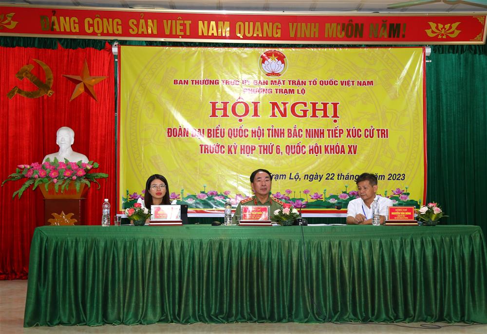 Thứ trưởng Trần Quốc Tỏ cùng các Đoàn đại biểu Quốc hội tỉnh Bắc Ninh đã tiếp xúc cử tri tại phường Trạm Lộ.