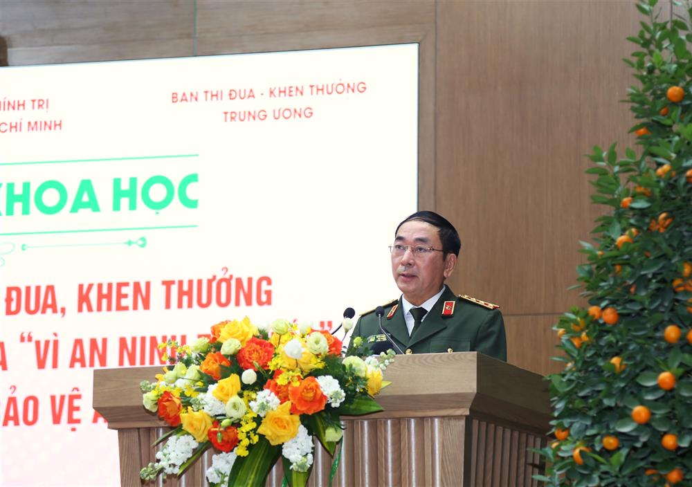 Thứ trưởng Trần Quốc Tỏ phát biểu chào mừng Hội thảo.