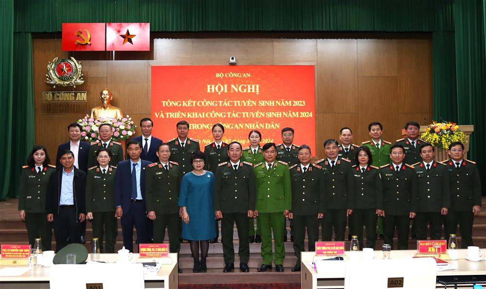 Các đại biểu dự Hội nghị.