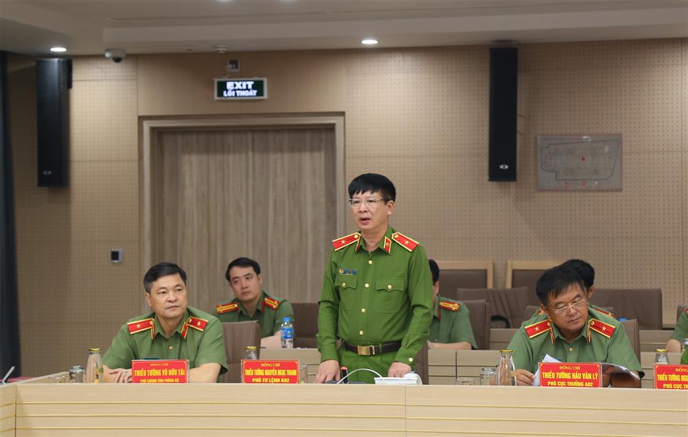 Các đại biểu phát biểu tại cuộc họp.