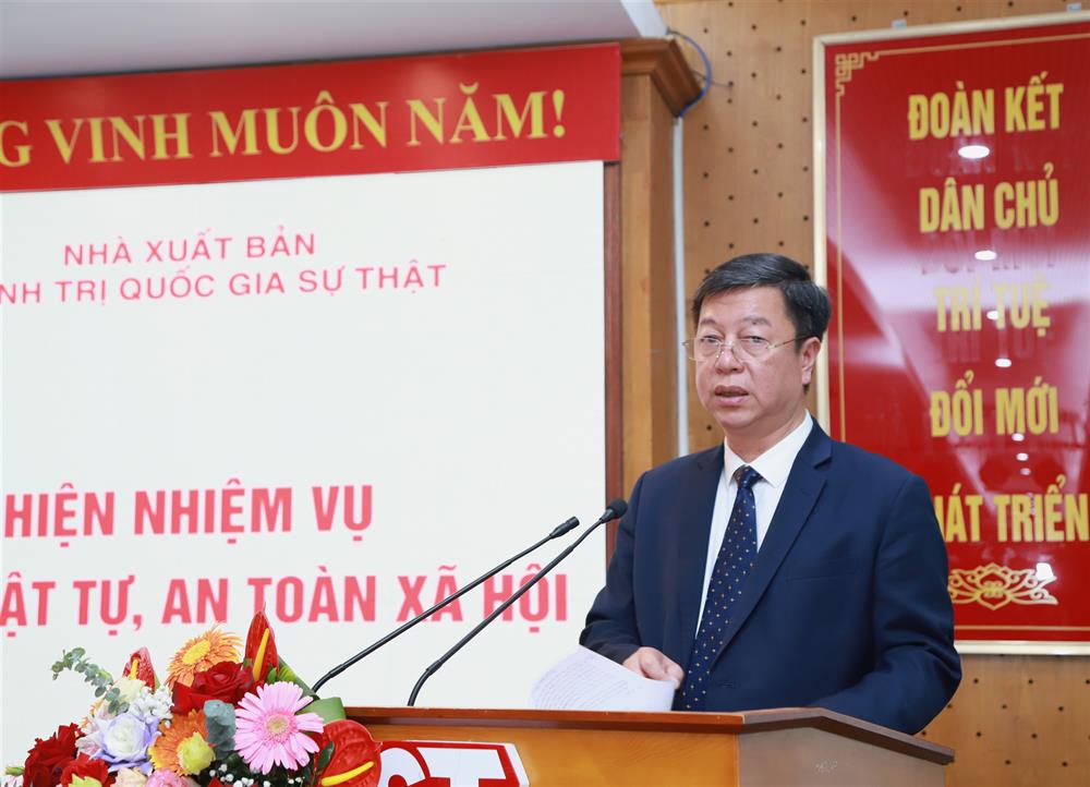 Tổng Biên tập NXB Chính trị quốc gia Sự thật Vũ Trọng Lâm phát biểu tại buổi Lễ.