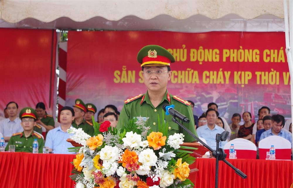 Đại tá Phạm Hùng Dương, Phó Giám đốc, Phó Trưởng ban Thường trực Hội thi cấp tỉnh phát biểu tại Hội thi.