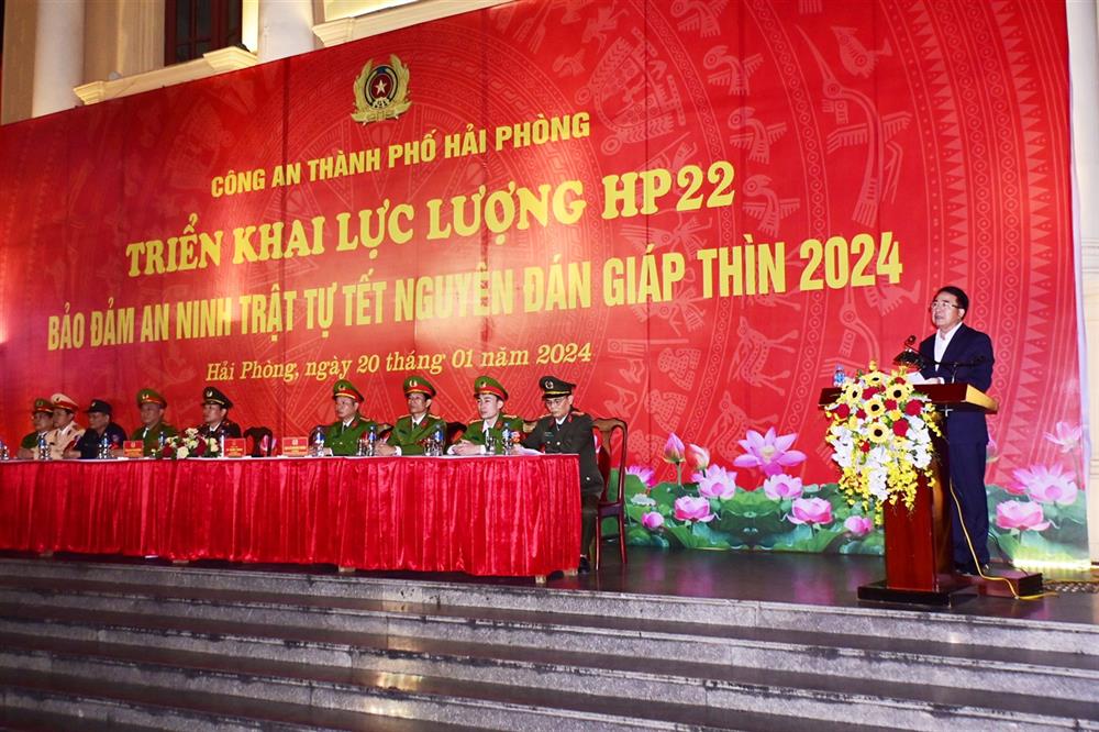 Đồng chí Lê Khắc Nam - Phó Chủ tịch UBND thành phố, Trường Ban Chỉ đạo 799 thành phố phát biểu tại buổi lễ.