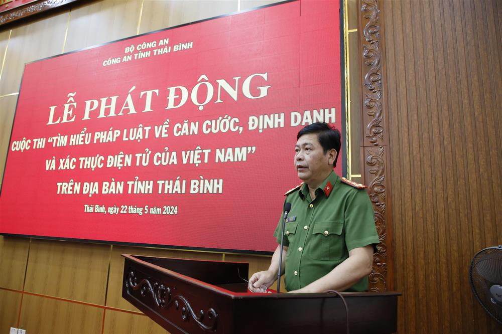 Đại tá Vũ Mạnh Hà – Phó Giám đốc Công an tỉnh, Trưởng ban tổ chức Cuộc thi phát biểu tại Lễ phát động Cuộc thi.