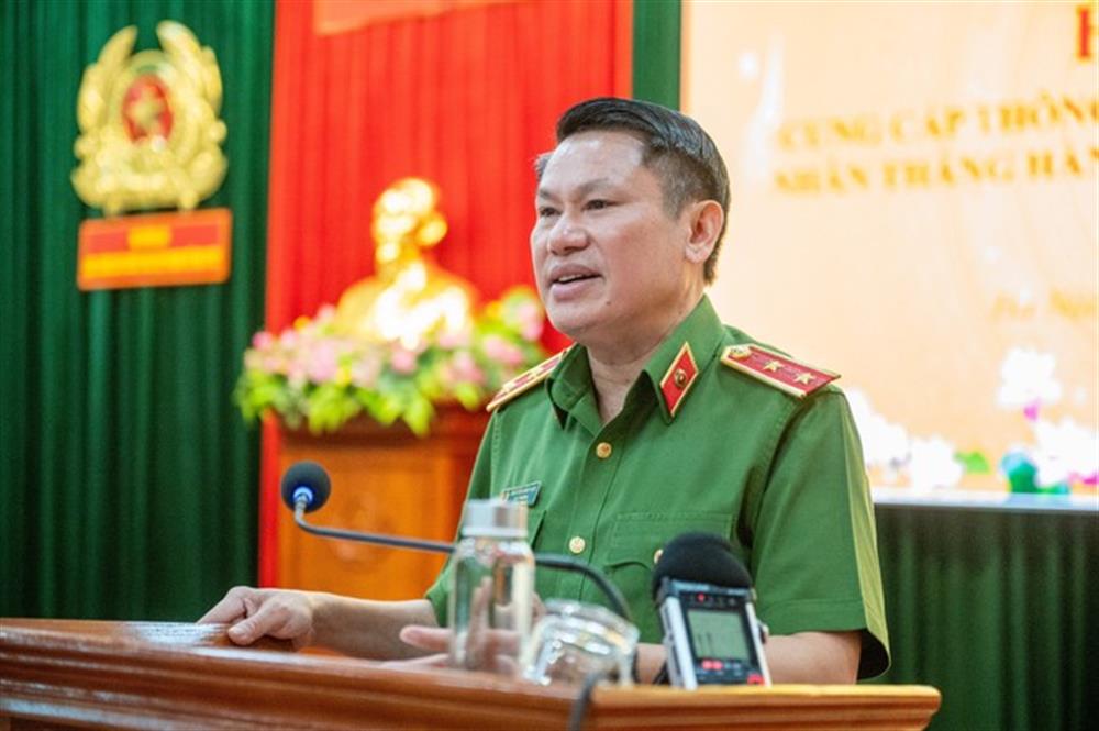 Trung tướng Nguyễn Văn Viện, Cục trưởng Cục Cảnh sát điều tra tội phạm về ma túy thông tin với báo chí tại Hội nghị.