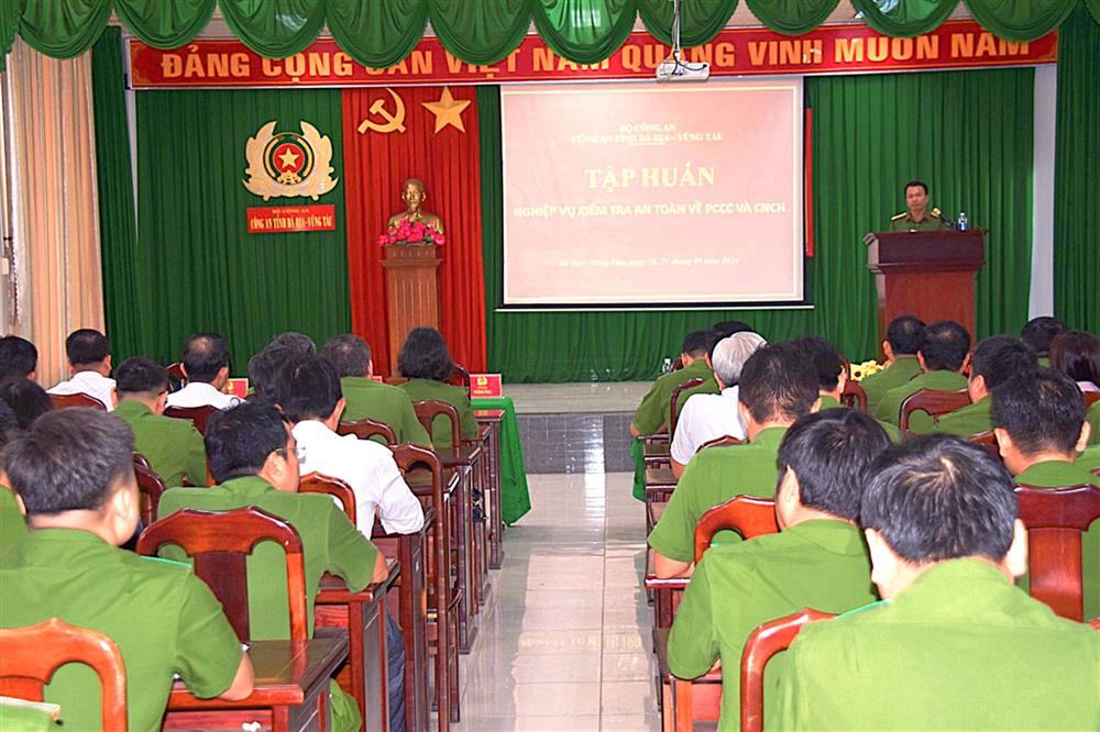 Toàn cảnh lớp tập huấn.