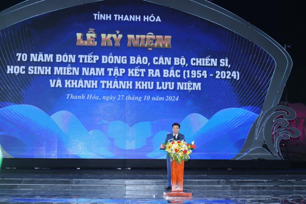 Đồng chí Nguyễn Doãn Anh, Bí thư Tỉnh uỷ Thanh Hoá trình bày diễn văn tại Lễ kỷ niệm.