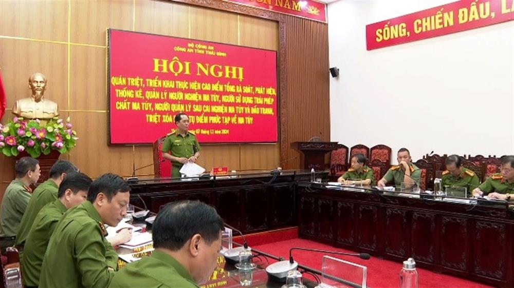 Đại tá Phạm Mạnh Hùng, Phó Giám đốc Công an tỉnh phát biểu chỉ đạo tại Hội nghị.