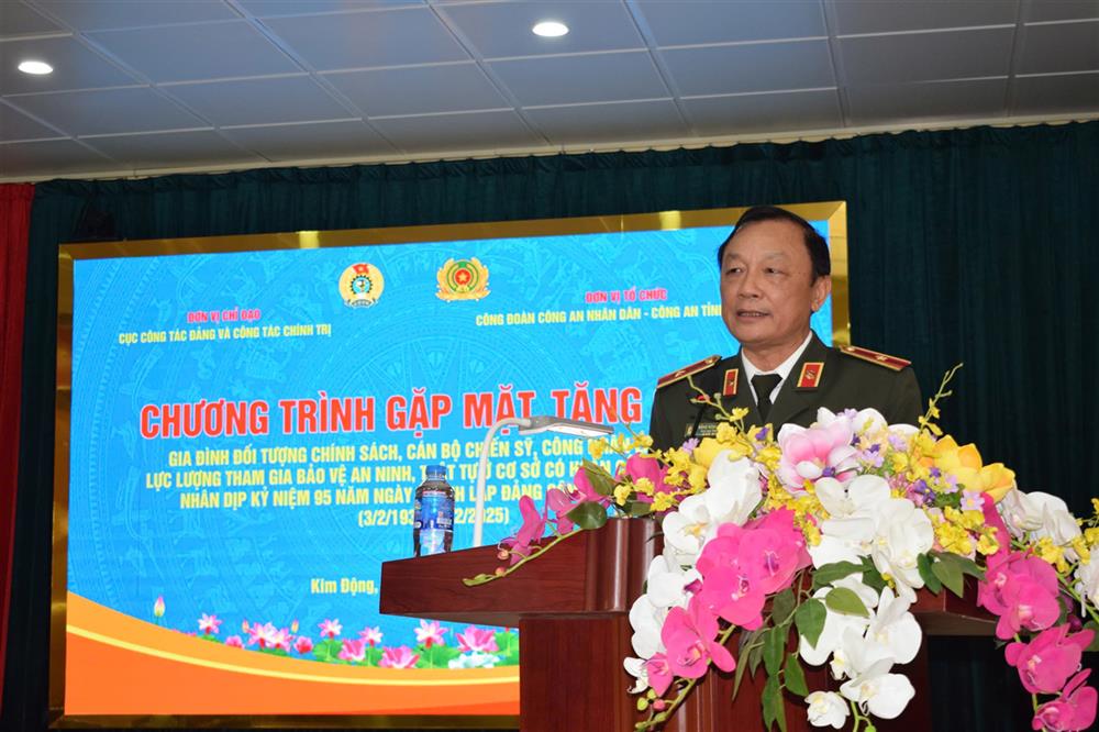Thiếu tướng Đặng Ngọc Bách phát biểu tại chương trình.