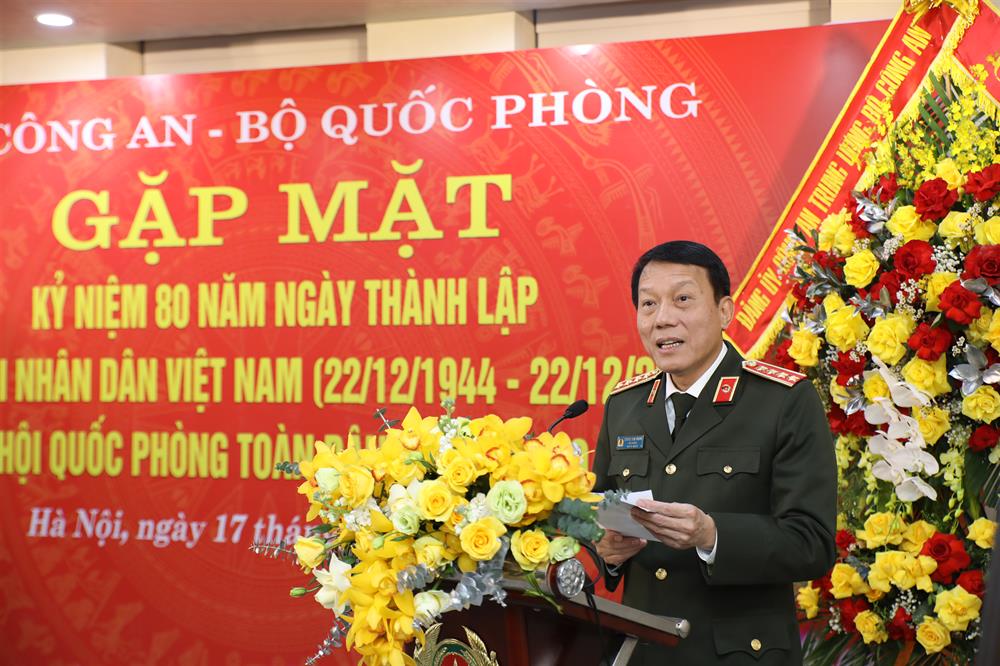 Bộ trưởng Lương Tam Quang phát biểu tại buổi gặp mặt.