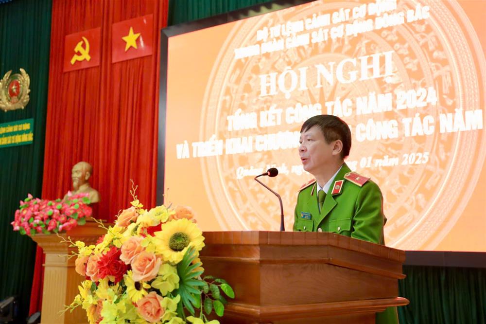 Thiếu tướng Nguyễn Ngọc Thanh dự và chỉ đạo Hội nghị.