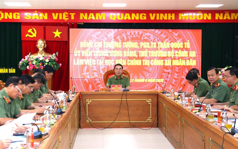 Thứ trưởng Trần Quốc Tỏ làm việc với Học viện Chính trị CAND.