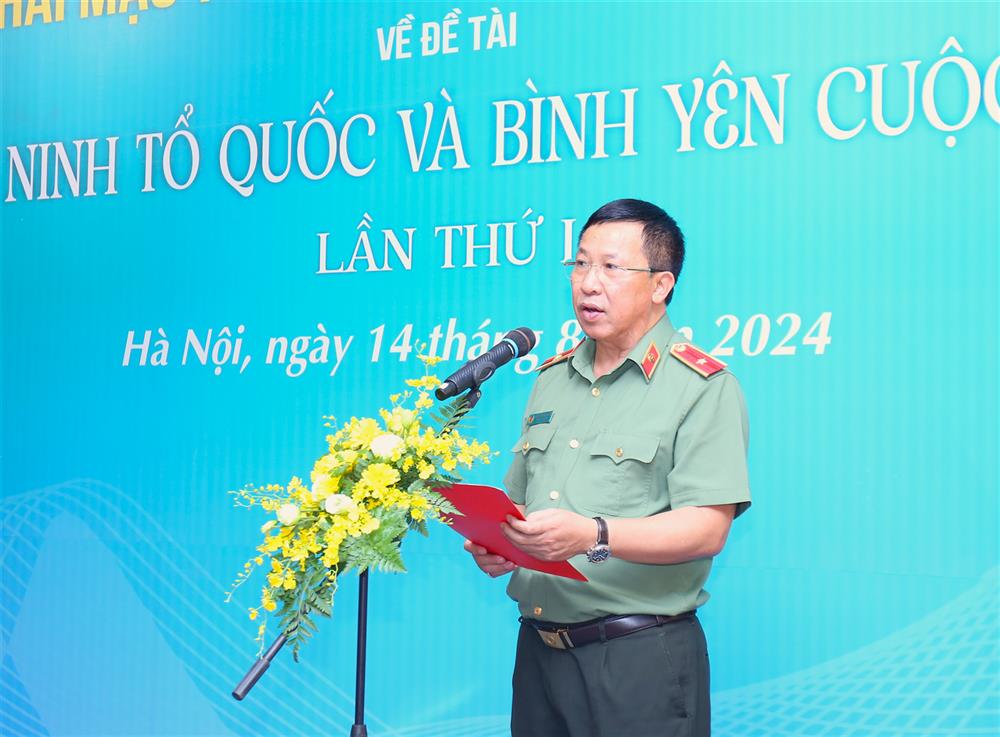 Thiếu tướng, NSND Nguyễn Công Bẩy, Phó Cục trưởng Cục Công tác đảng và công tác chính trị phát biểu tổng kết Trại sáng tác.