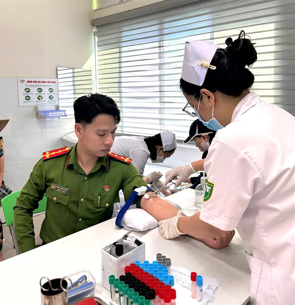 Đại úy Phạm Thanh Phước - Phó Chủ nhiệm Câu lạc bộ “Ngân hàng máu sống”.