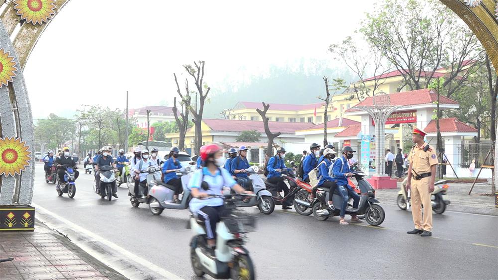 Lực lượng Công an a ra quân bảo đảm trật tự an toàn giao thông trên địa bàn tỉnh Hải Dương.