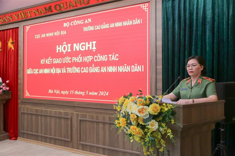 Thiếu tướng, PGS. TS Đinh Ngọc Hoa phát biểu tại Hội nghị.