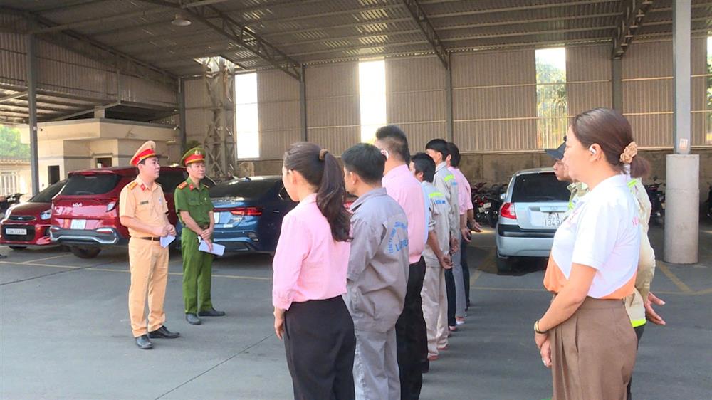Công an thị xã Phú Mỹ ra quân thực hiện cao điểm kiểm tra ma túy đối với lái xe trên địa bàn.