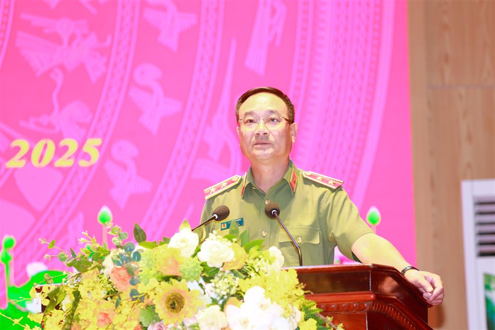 Thứ trưởng Phạm Thế Tùng phát biểu tại Hội nghị. 