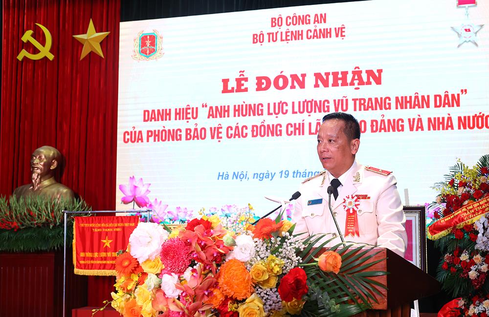 Thiếu tướng Phạm Thanh Hùng, Tư lệnh Bộ Tư lệnh Cảnh vệ chủ trì buổi Lễ.