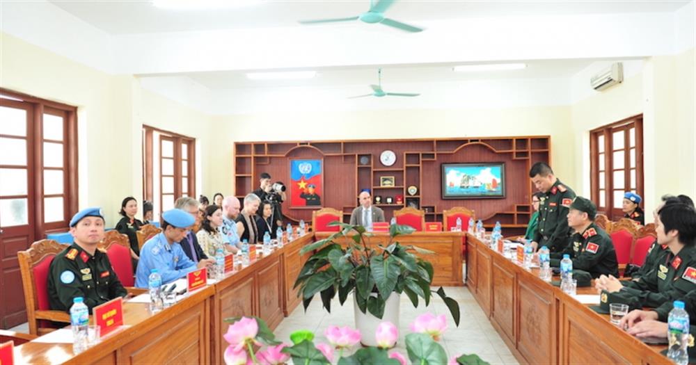 Đoàn công tác của Liên hợp quốc do ông Jean-Pierre Lacroix dẫn đầu đã có buổi làm việc với Văn phòng Thường trực Bộ Công an về gìn giữ hòa bình Liên hợp quốc và Đơn vị Cảnh sát gìn giữ hòa bình số 1.