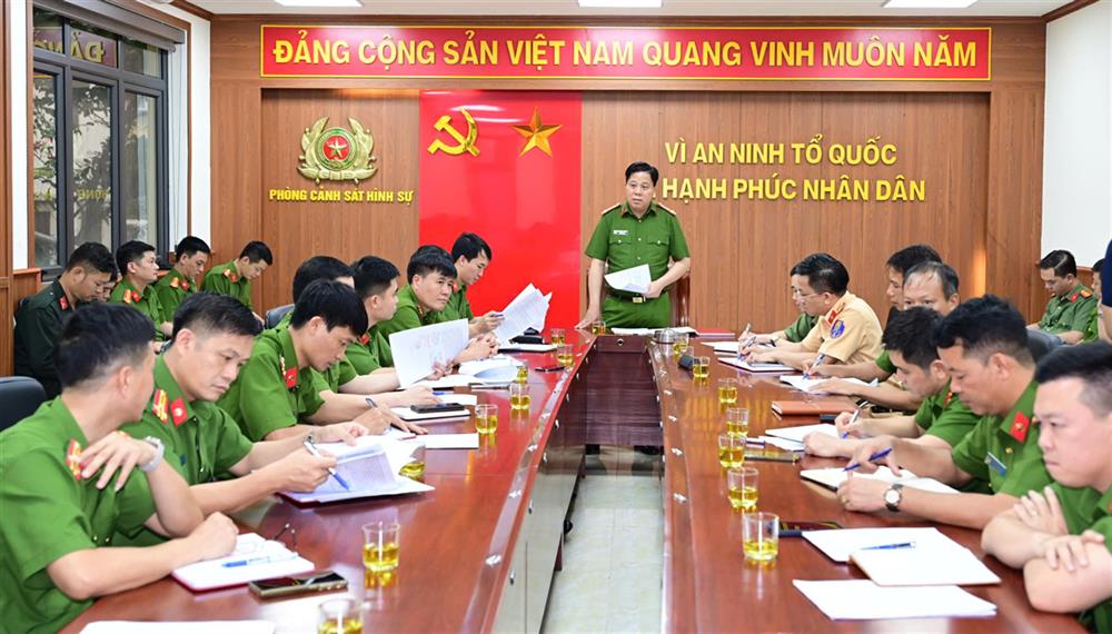 Đại tá Bùi Trung Thành - Phó Giám đốc, Thủ trưởng Cơ quan Cảnh sát điều tra Công an thành phố, chỉ đạo triển khai đồng bộ, hiệu quả các giải pháp đẩy lùi tội phạm đường phố.
