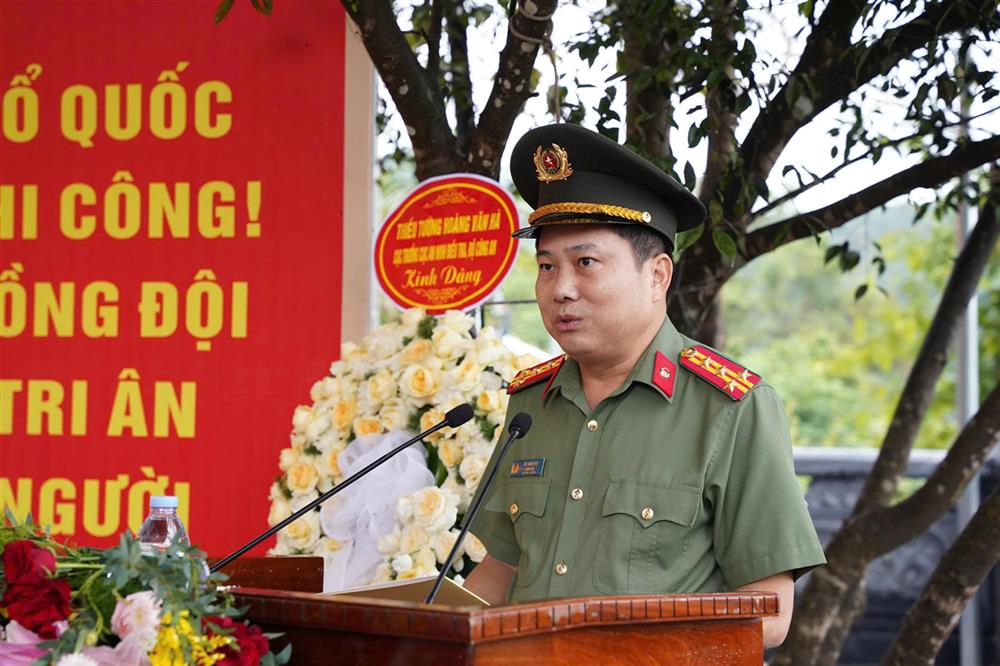 Đại tá Vũ Văn Đấu, Giám đốc Công an tỉnh phát biểu tại Lễ khánh thành.