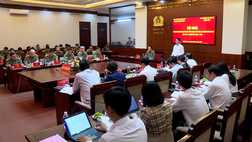 Các đại biểu dự buổi làm việc.