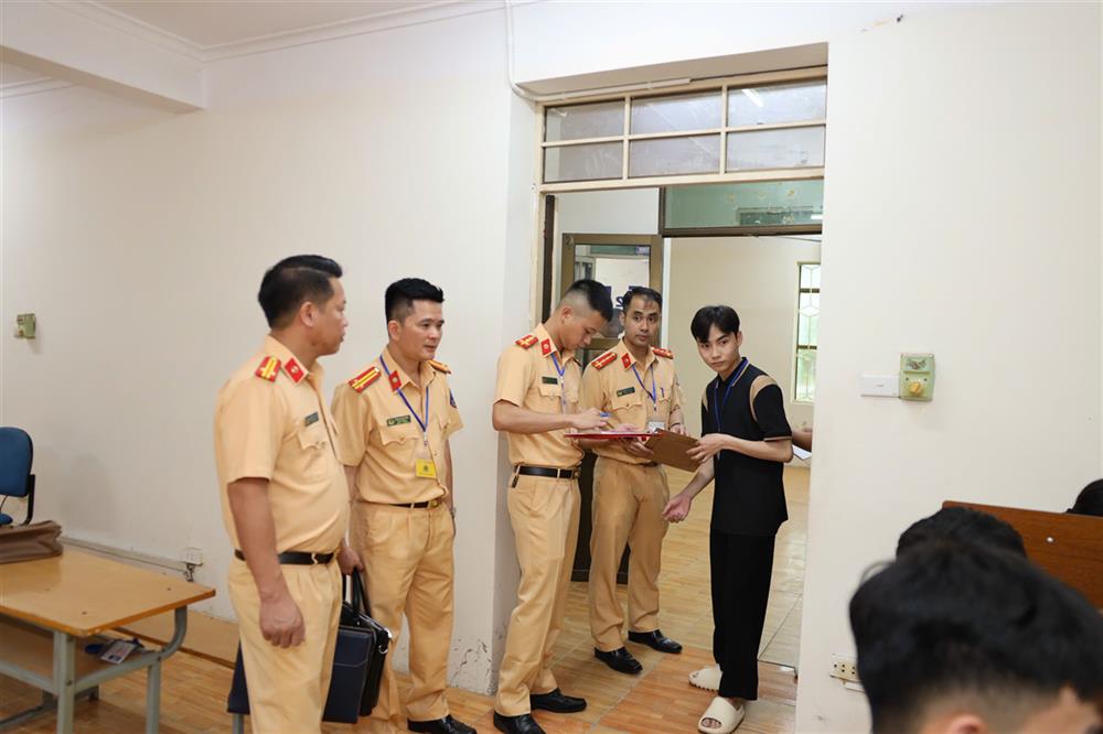Một số hình ảnh trong ngày đầu tổ chức kỳ sát hạch.