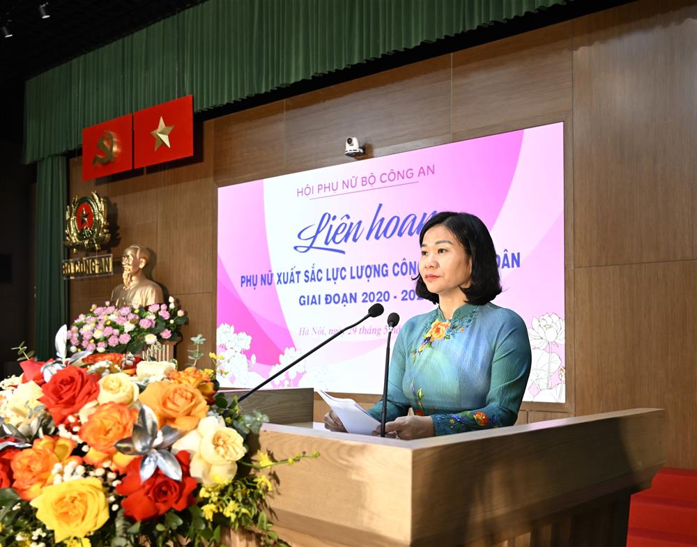 Đồng chí Nguyễn Thị Tuyến phát biểu chỉ đạo tại chương trình.