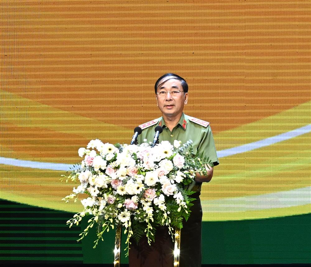 Thứ trưởng Trần Quốc Tỏ phát biểu khai mạc.