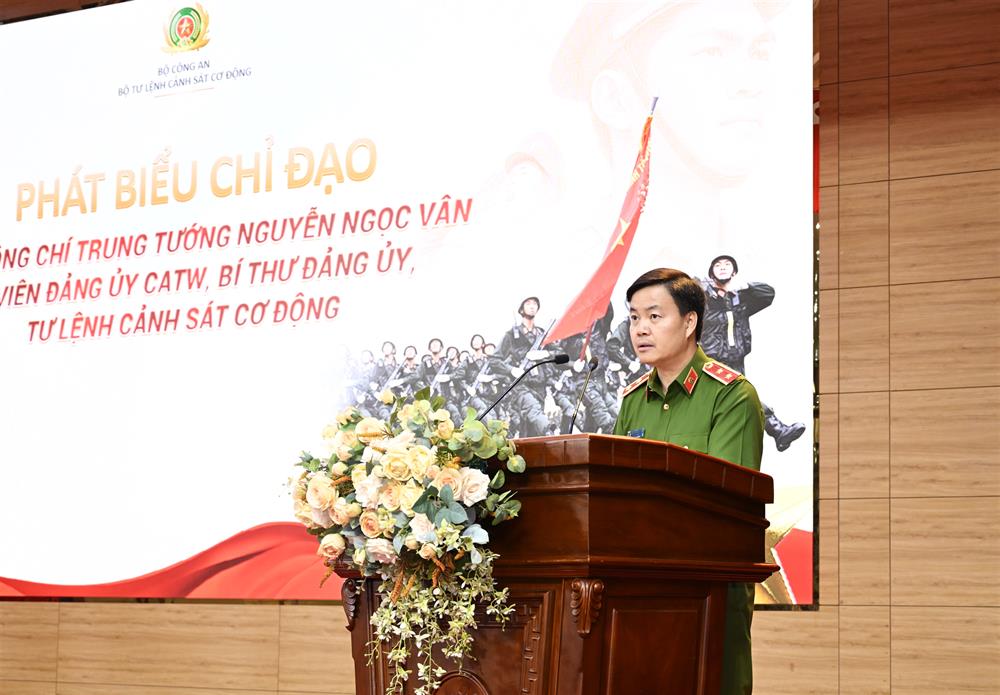 Trung tướng Nguyễn Ngọc Vân, Tư lệnh CSCĐ phát biểu tại buổi Lễ.