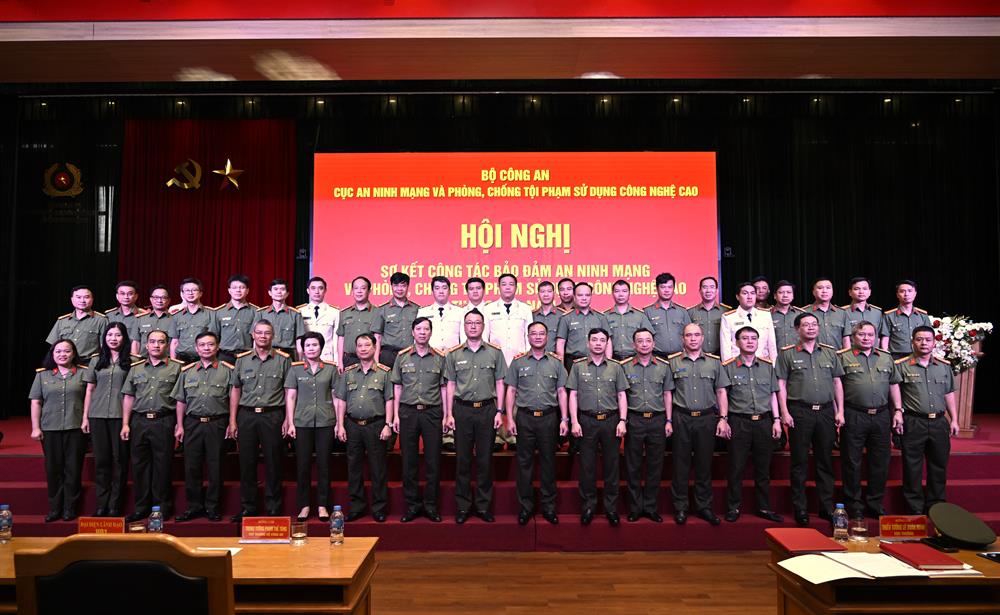 Các đại biểu dự Hội nghị.