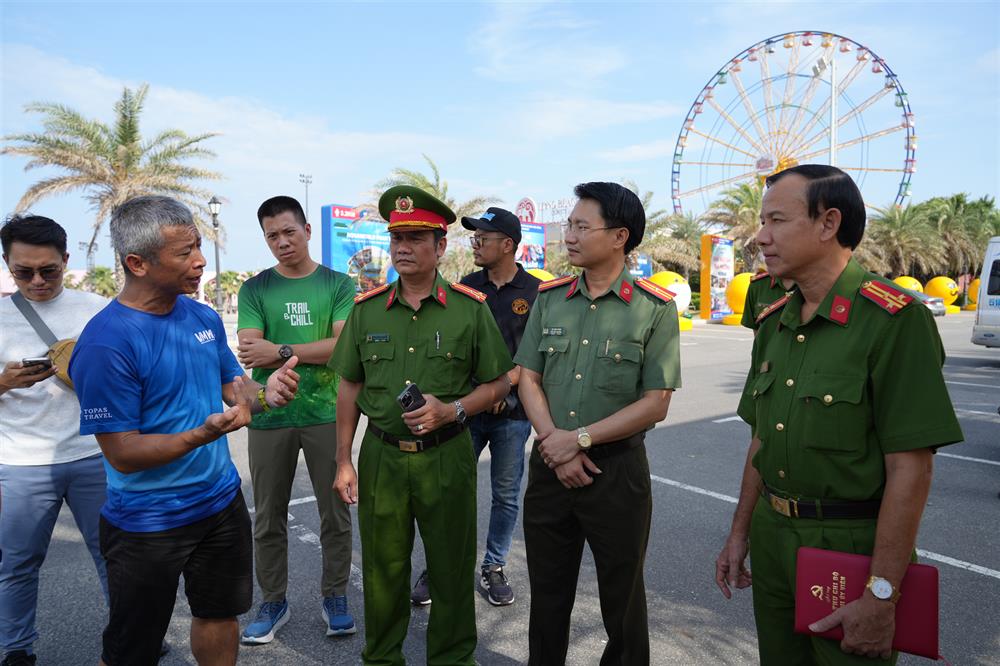 Kiểm tra toàn diện các tuyến đường tổ chức giải chạy.
