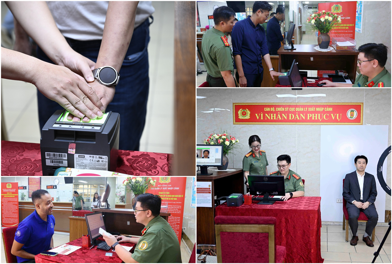 Cán bộ, chiến sĩ Cục Quản lý xuất nhập cảnh tận tình hướng dẫn người nước ngoài thủ tục đăng ký định danh diện tử. 