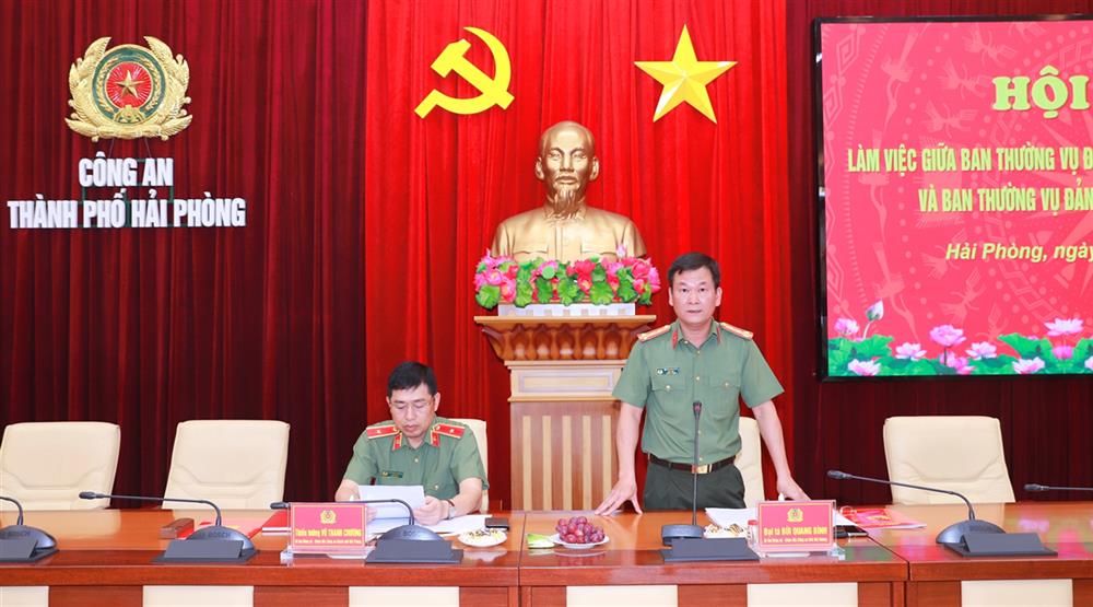 Đại tá Bùi Quang Bình phát biểu tại hội nghị.