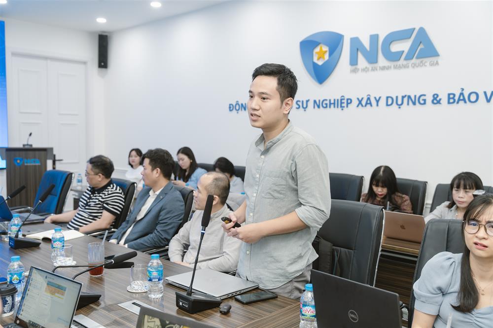 đồng chí Đỗ Văn Thịnh, Giám đốc Trung tâm An ninh mạng CMC Cyber Security chia sẻ kinh nghiệm xử lý sự cố bị tấn công mạng